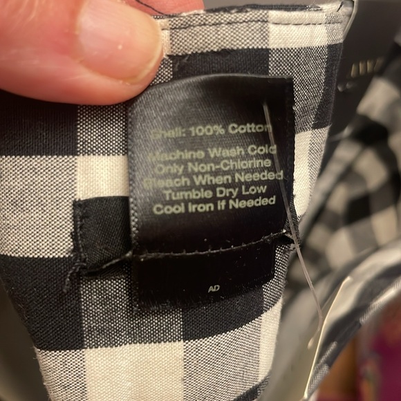 NWT Ann Taylor gingham shorts - Picture 8 of 8